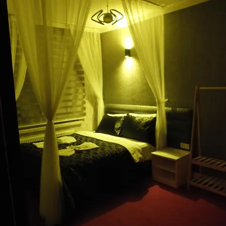 Hotel Enjoy House Boutiqe *